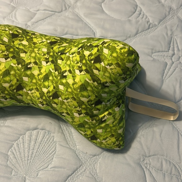 Green Patterned Pillow - Picture 3 of 4